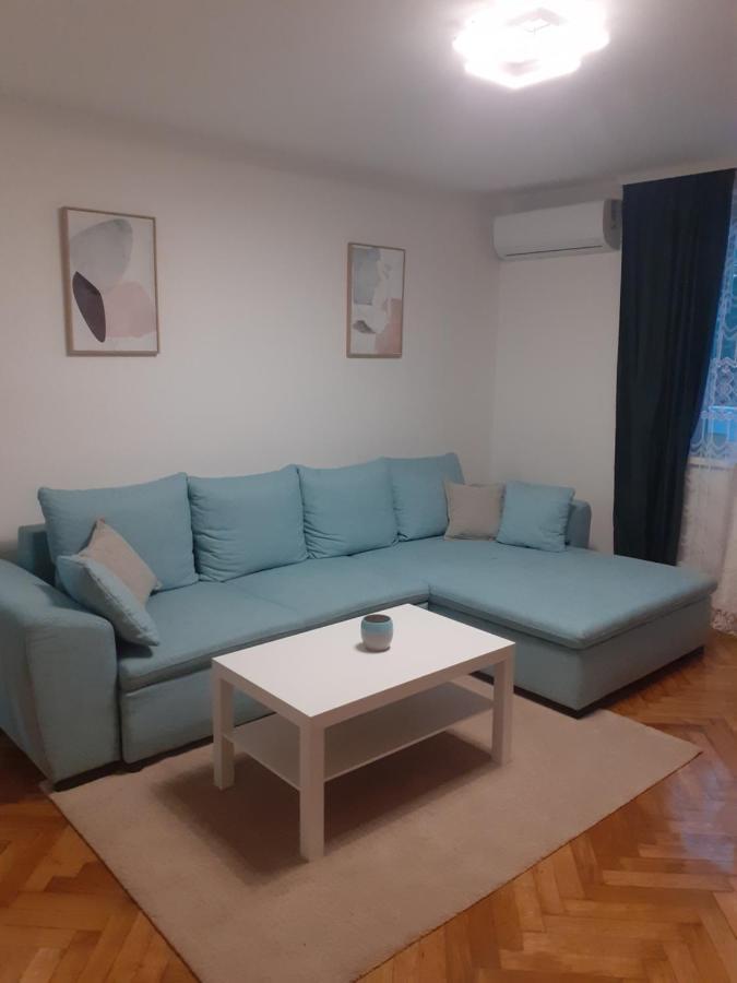 Apartman Jovana Sremska Mitrovica Extérieur photo